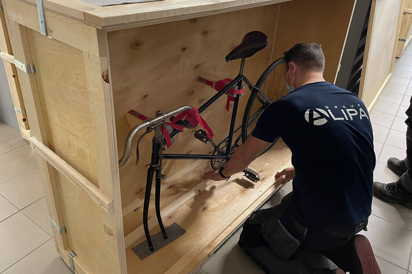 Airfreighting the bikes of former Luxembourgish cyclists | AllPack Services